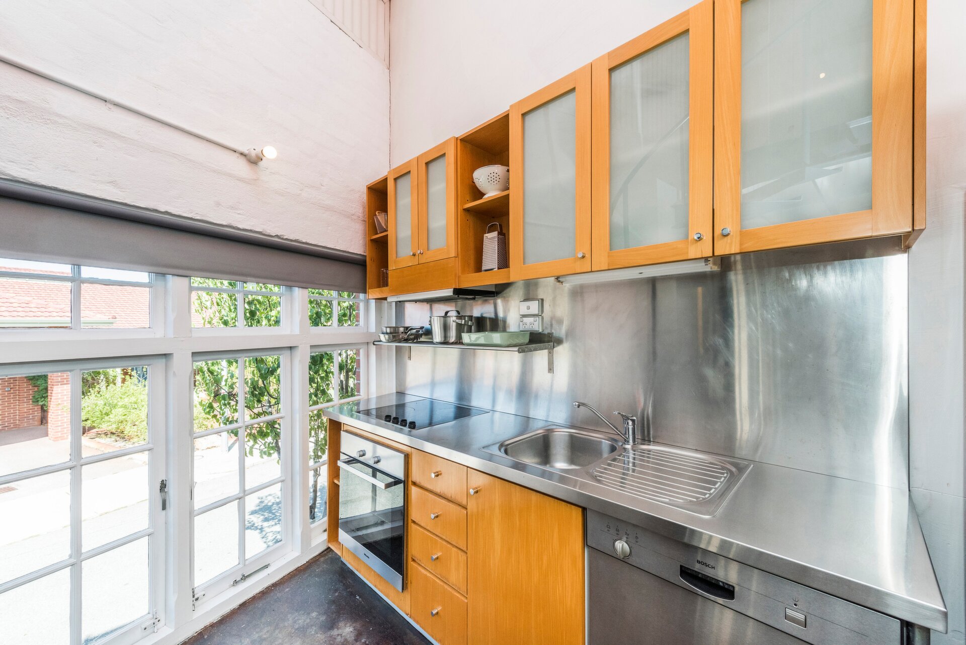 2 Little Saunders Street, East Perth Sold by Luxury Real Estate Sales - image 1