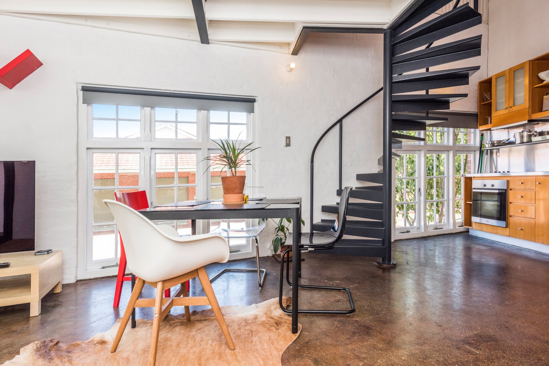 2 Little Saunders Street, East Perth Sold by Luxury Real Estate Sales - image 1