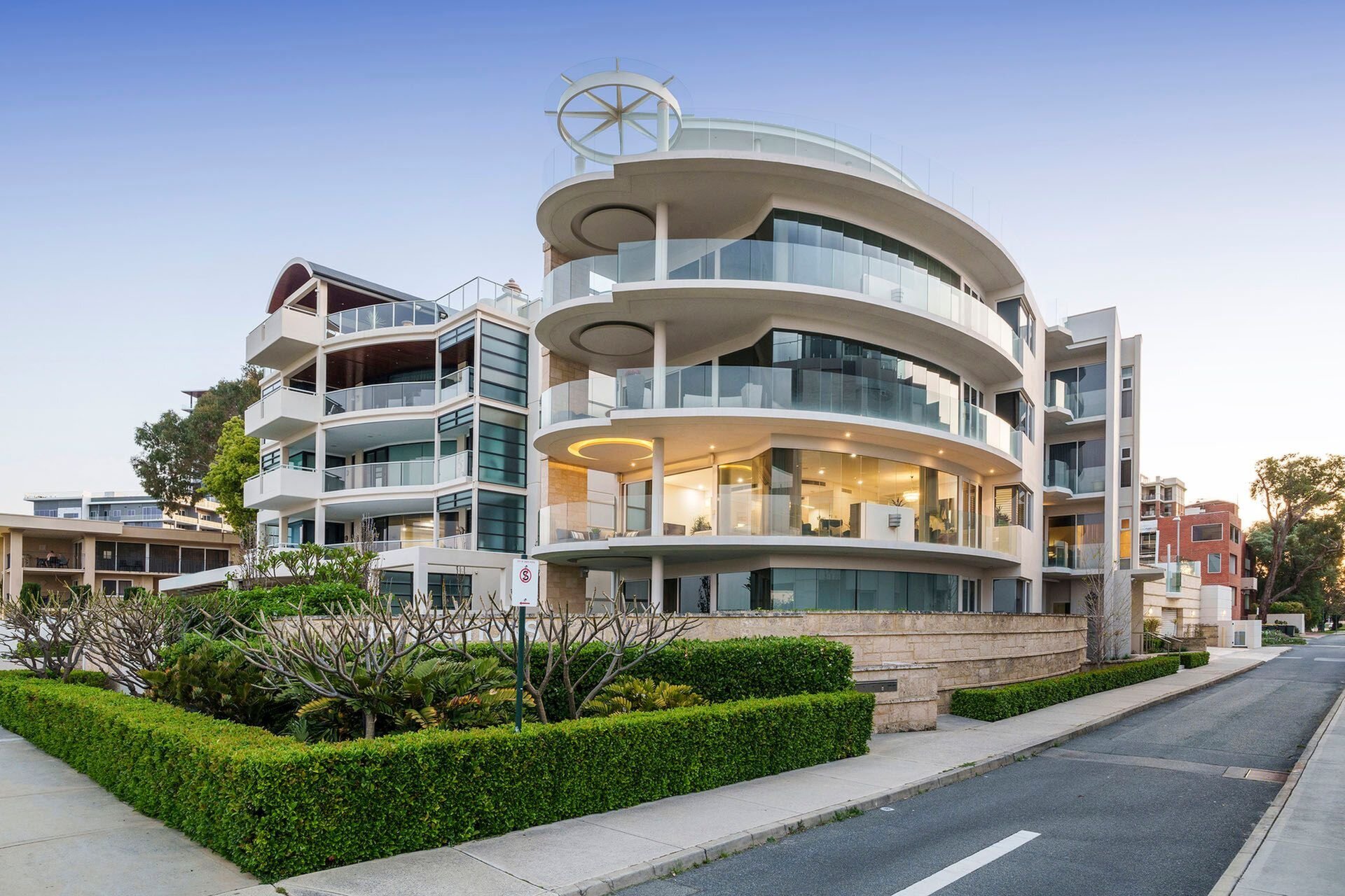 2/49 South Perth Esplanade, South Perth Sold by Luxury Real Estate Sales - image 1